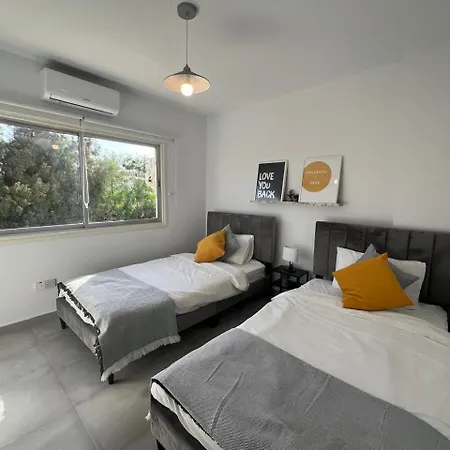 Sara 1 Apartamento Lárnaca